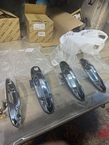 landcruiser 2005 door handles.