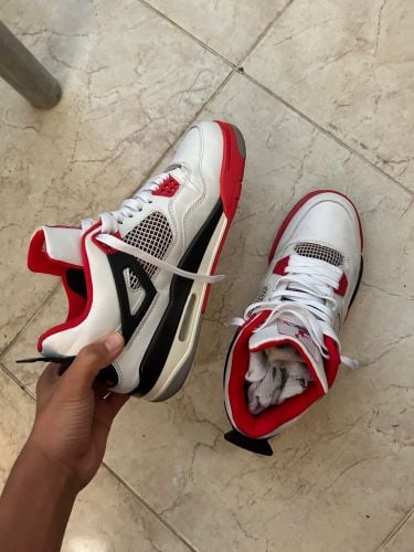 نايك جوردن 4 