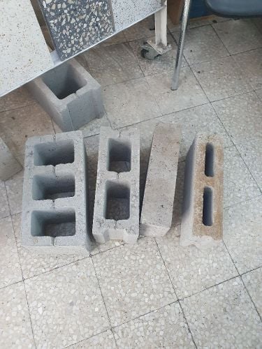 طابوق مع نقله
