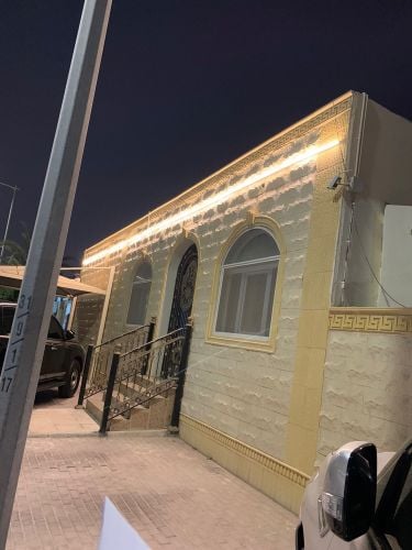 للبيع فيلا ام لخبا خلف اللاندمارك