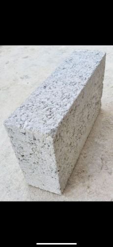 متوفر مواد بناء