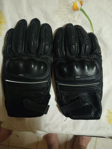 قفازات جلد طبيعي