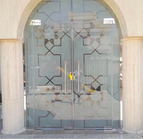 Doors and partitions