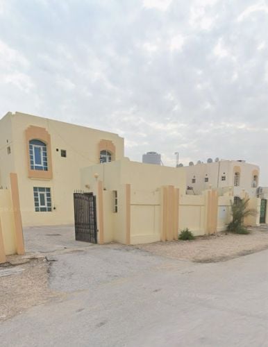 فيلا استثماريه بالخرطيات 1147 متو