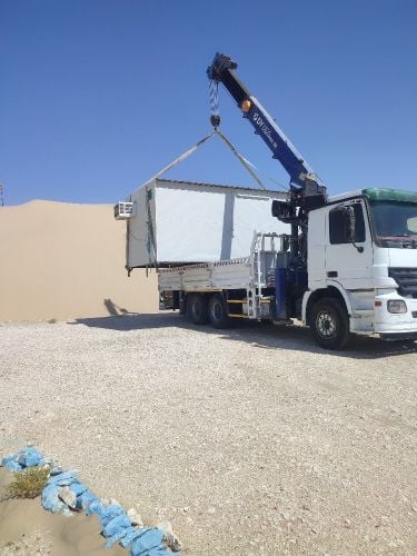 موجود عندنا كرينات لرفع وتوصيل وا