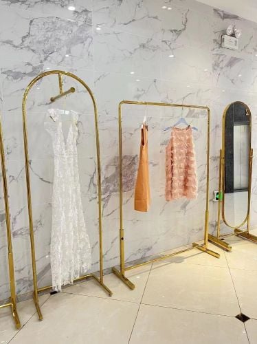 Dress hanger