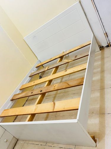 Queen Bed Mattress & Dessing Tabl