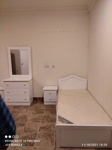 نحن نبيع جميع أنواع الأثاث الجديد