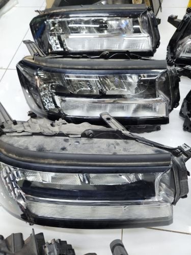 Land Cruiser Original Headlamps