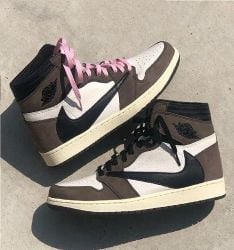 Jordan 1 Travis Scott - 45