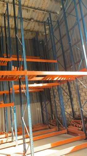 shelves - Good condition
