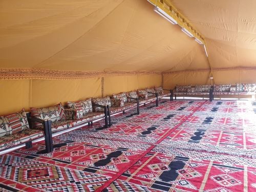 خيام وبيوت شعر