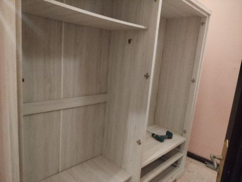 أعمال صيانة النجارةنجار لتركيب در