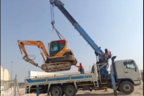 شاحنة رافعة للإيجار 