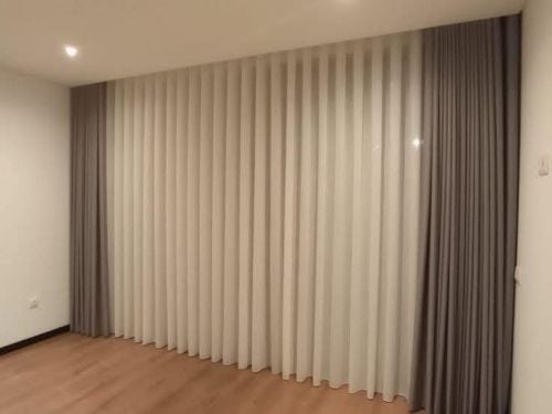 luxurious window coutains making