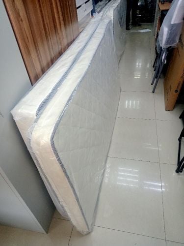 مرتبة واحدة للبيع