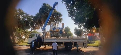 boom truk for rent in qatar