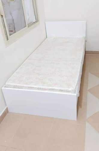 بيع وتصنيع سرير مفرد ومزدوج.