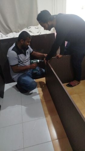 نجار فك وتركيب غرف النوم والستائر