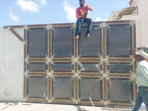 نقوم بجميع اعمال الحدادة ترتيب وت