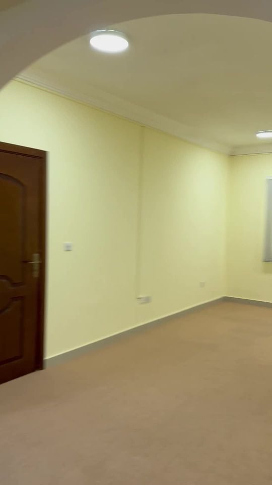 مكتب بمعيذر الجنوبي امام اسباير 