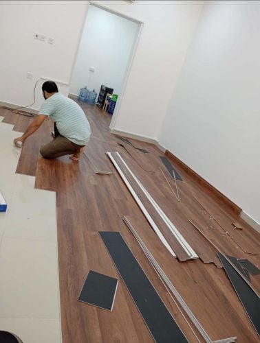 لدينا جميع أنواع الأرضيات الخشبية