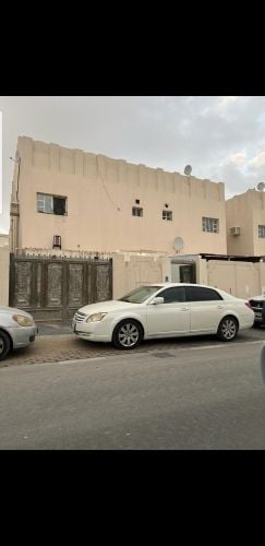 للبيع فلتين متلاصقات بمعيذر