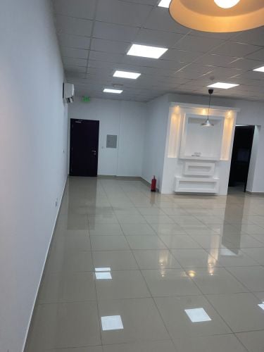 للايجار مكتب في الريان الجديد 