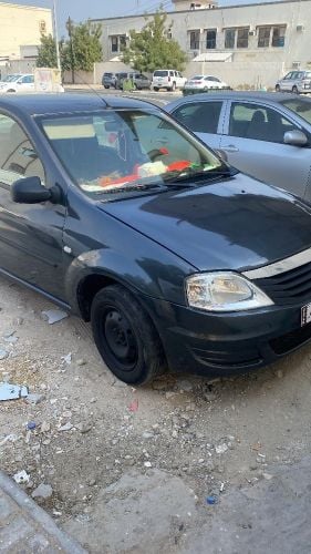 سيارة رينو لوقان