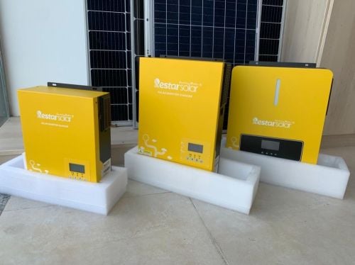 الواح وبطاريات وأجهزة طاقة شمسية