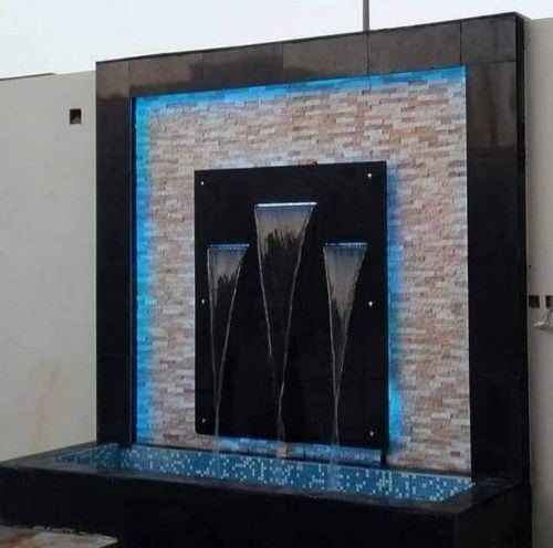 شلالات ونوافير وديكورات الحدائق