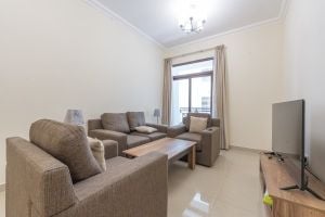 Chic 2-Bedroom with Balcony