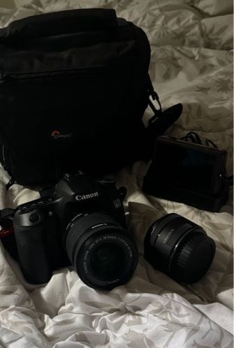 Canon eos 70d camera