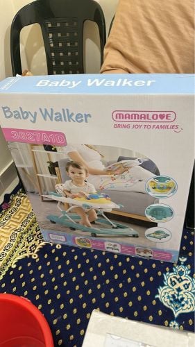 كرسي طعام ومشاية