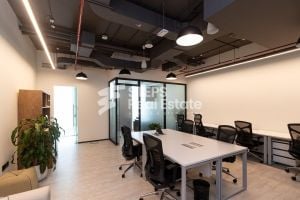 مكتب للإيجار في لوسيل