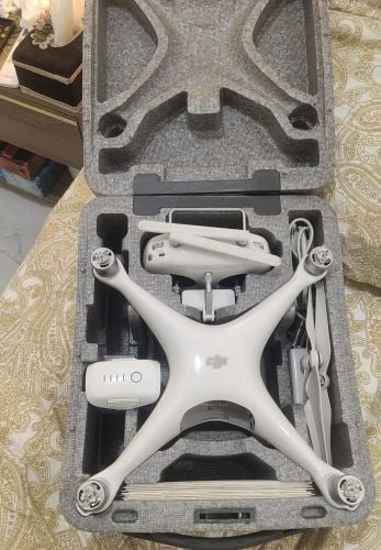 phantom 4 Dji good condition