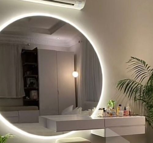 اعمال الزجاج والمرايات
