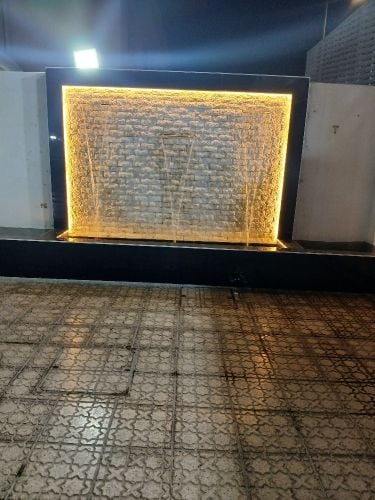 شلالات ونوافير وديكورات الحدائق