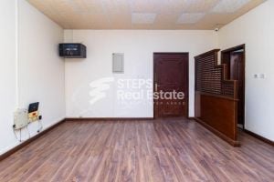 مكتب مجهز بالكامل للإيجار