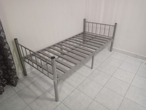 إطار سرير واحد للبيع