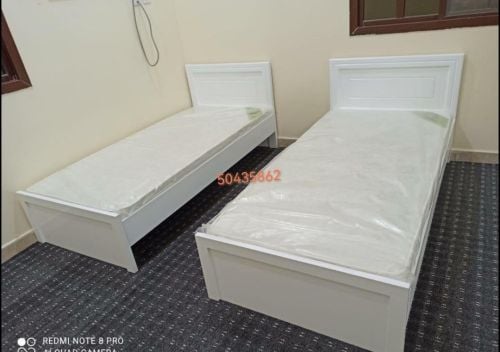 سرير فردي خشبي جديد للبيع مع مرتب