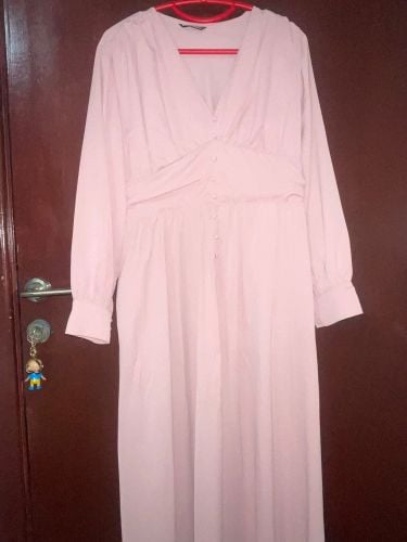 pink dress