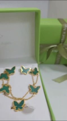 جديدنا من اطقم فإن كليف