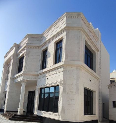 للبيع فيلا خدمية بالغرافة جديدة