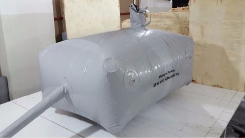 مظلات الأبل و وروايات الماء