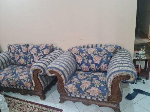 طقم كنب وكراسي وكنبة مفردة للبيع