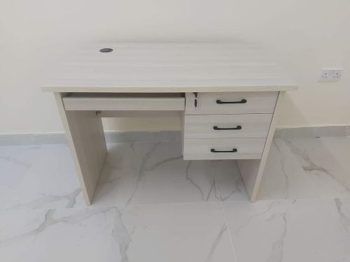 Office Desk & Chairs