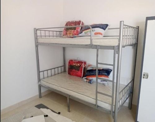 offer iron bed available ( new )