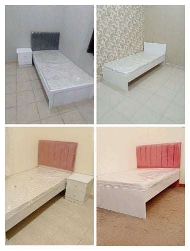 هيكل سرير جديد مع مرتبة للبيع.