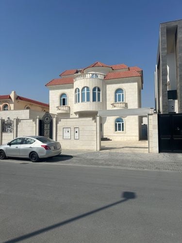 للبيع فيلًا فخمة بالدحيل 595